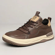 Chaussures en cuir a semelle haute