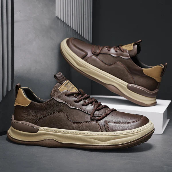 Chaussures en cuir a semelle haute