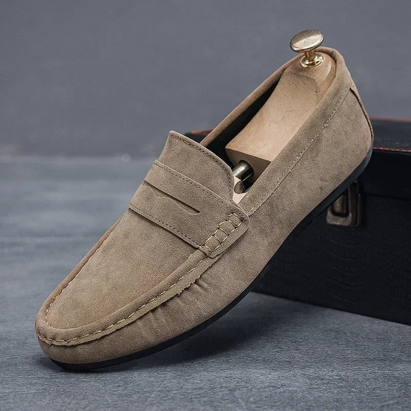 Mocassins legers en daim pour homme