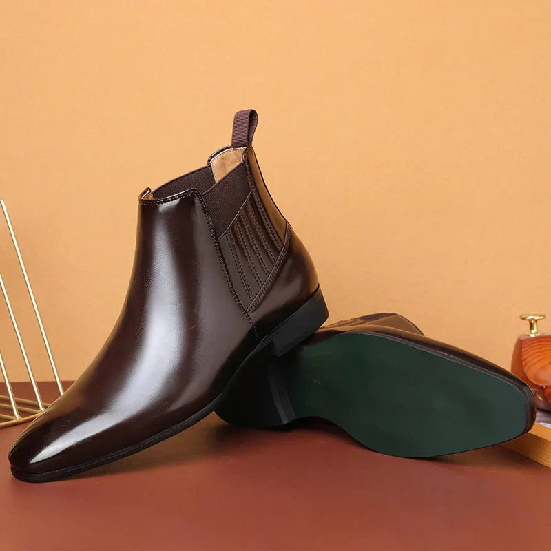 Bottes chics en cuir