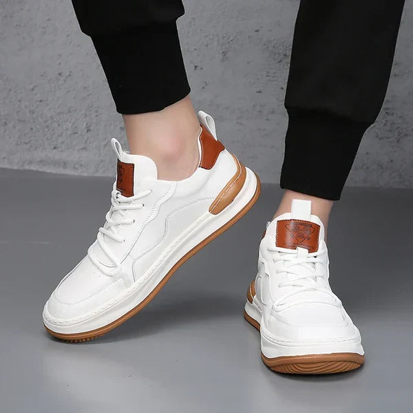Chaussures en cuir a semelle haute