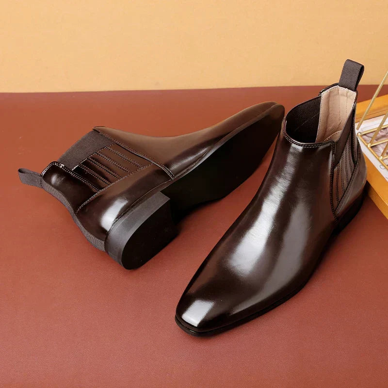 Bottes chics en cuir
