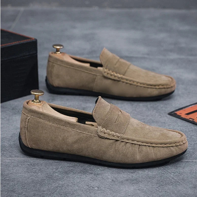 Mocassins legers en daim pour homme