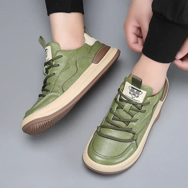 Chaussures en cuir a semelle haute