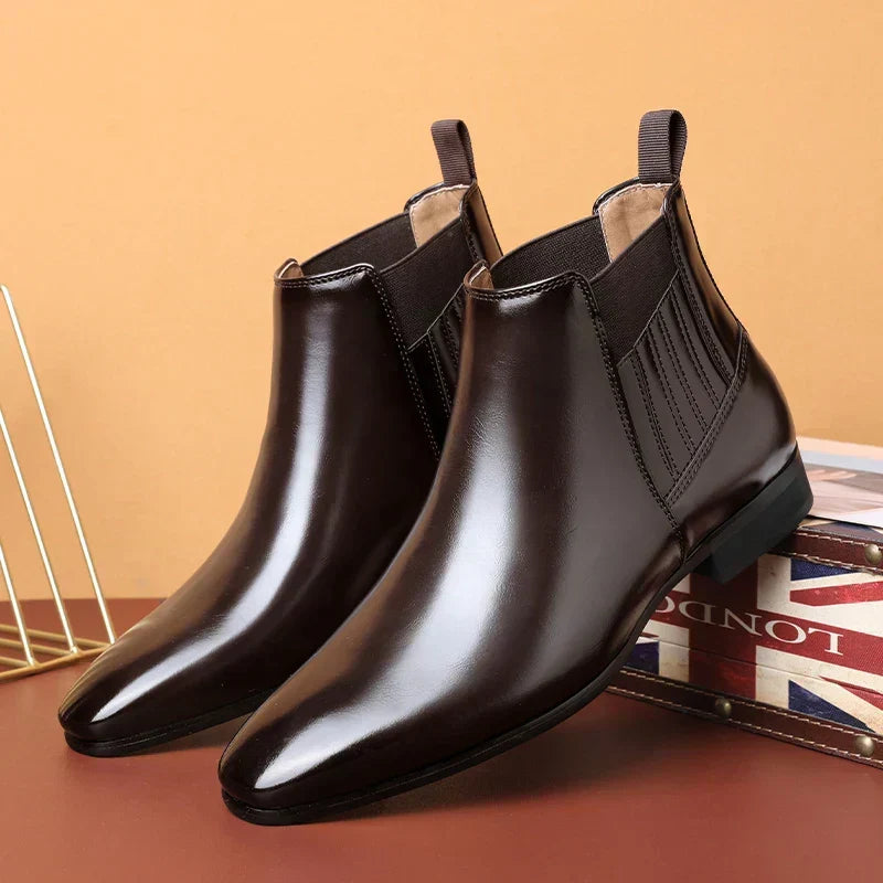 Bottes chics en cuir